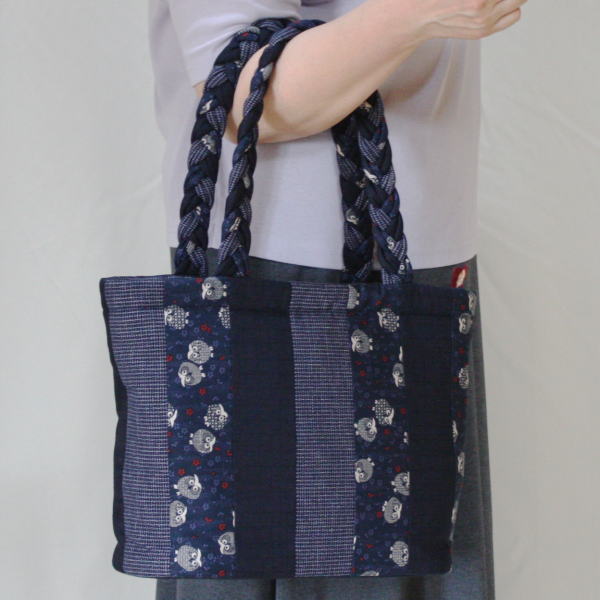 【日用品/雑貨 バッグ/袋物 トートバッグ】 みつあみバッグ 大 うさぎ又はふくろう 耽美 鎌谷辰美作 日本製 usagi 兎 Rabbit rabbit hare bunn ノウサギ ぴょんぴょん lapin