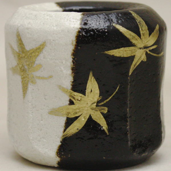 【茶器/茶道具 蓋置】 楽焼き 掛分 楓 伊東桂楽作(桂窯)