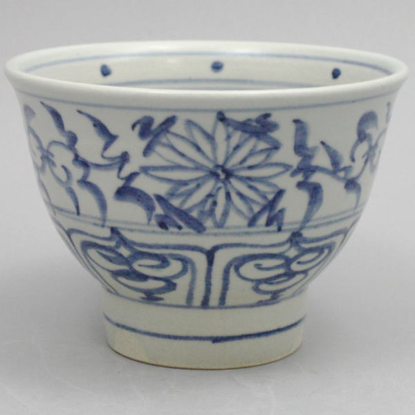 【茶器/茶道具 抹茶茶碗】 安南茶碗写し 菊 黒石窯