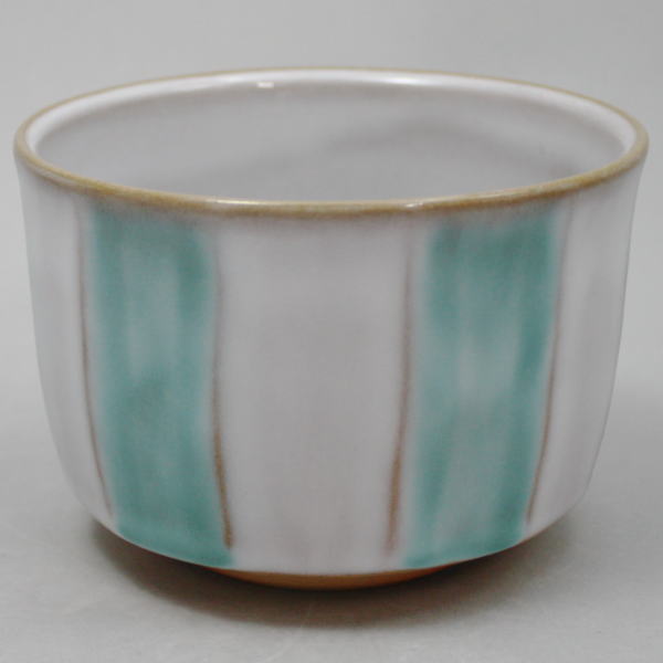 【茶器/茶道具 抹茶茶碗】 萩焼き 白釉 緑彩色 岡田泰作(晴雲山窯)