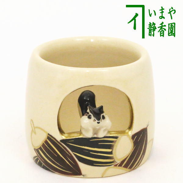 【茶器/茶道具　蓋置】　栗鼠透かし　（団栗に栗鼠）　今岡三四郎作