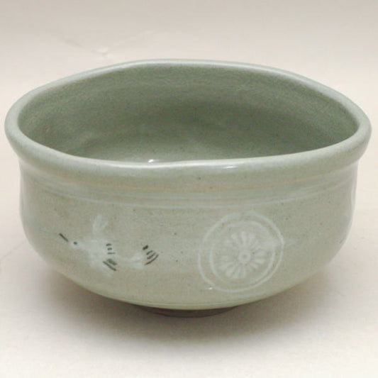 [Tea utensils/tea ceremony tools Matcha tea bowl] Celadon shoe shape (shoe shape, shoe shape, shoe shape) (Kutsuwa Kyogen Hakama) Made by Nakamura Yohei