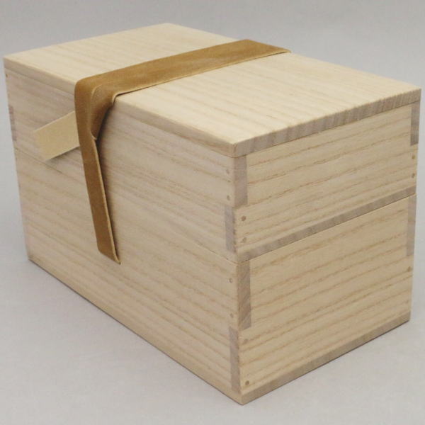 [Tea utensils/tea ceremony tools/mizuya tools] Tea sweeping box, one piece of wood, made by Yuusai (only the tea sweeping box)